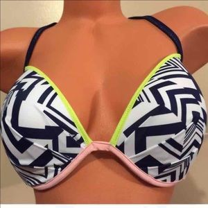 NWOT   34B VS The Fabulous Bikini Swim Top